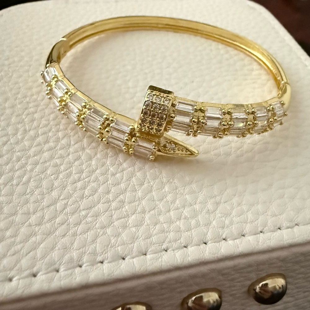 Elegant Gold Plated Baguette Nail Wrap Bracelet - BB Lila